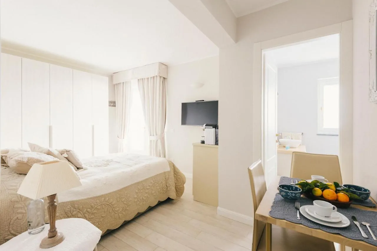 Villa Aga Noli 0*,  Italia